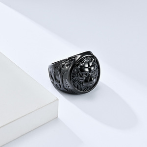 Retro punk <b>titanium</b> steel lion head <b>ring</b>, stainless steel, unique and domineering lion men's thumb <b>ring</b>, jewelry wholesale. - Product Image 3