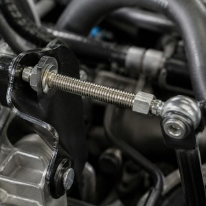 Boulon à double extrémité et barre filetées sur toute la longueur, haute résistance, sur mesure, pour connexions structurelles - Product Image 1