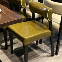 Ensemble de table et chaises de salle à manger de style commercial du milieu du siècle, chaises en cuir rétro avec structure métallique, pour salle à manger, café, restaurant