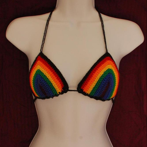 Top de Bikini de Ganchillo Arcoíris Hecho a Mano - Product Image 1