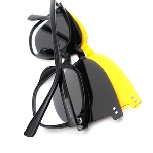 Gafas <span class=keywords><strong>de</strong></span> Lectura Unisex Ligeras con Clip Magnético 59260, Polarizadas, con Dos <span class=keywords><strong>Lentes</strong></span>, Contáctenos <span class=keywords><strong>para</strong></span> la Opción <span class=keywords><strong>de</strong></span> Lente Única - Product Image 4