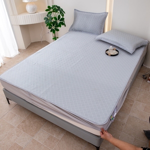 Tùy chỉnh đôi kích thước Jacquard làm mát băng lụa trải giường mới bánh sandwich làm mát Nệm Bìa Polyester nhà sử dụng - Product Image 1