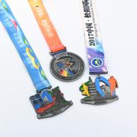 Médaille en alliage de zinc moulé sur mesure, badge de récompense sportive de forme personnalisée pour les compétitions cyclistes