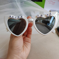 Lunettes de soleil en forme de cœur BRIDE TO BE pour enterrement de vie de jeune fille, fête prénuptiale, demoiselles d'honneur, TEAM BRIDE