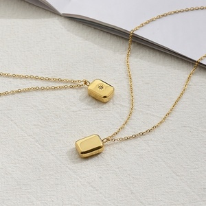 Collier en acier inoxydable plaqué or PVD anti-allergique tendance 2024 pour femmes, vente en gros - Product Image 2