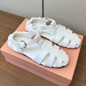 Sandales plates respirantes pour femmes, chaussures de marche confortables de haute qualité pour l'extérieur, chaussures décontractées élégantes MIU - Product Image 5