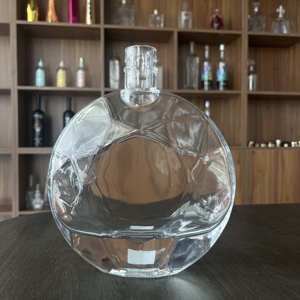 Vente flash - Bouteille à spiritueux en <span class=keywords><strong>verre</strong></span> cristal carré de luxe 700 ml, emballage haut de gamme pour whisky, brandy et <span class=keywords><strong>cognac</strong></span> - Product Image 2