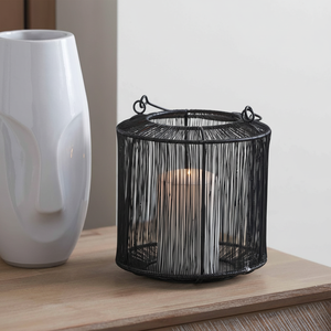 Linterna de Hierro de Alta Durabilidad que Garantiza una Fuente de Luz Confiable para Actividades Nocturnas al Aire Libre - Product Image 1