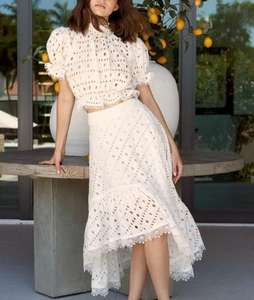 2022 סט שרוולים נפוחים צווארון מעמד שרוול קצר רקום עליון קצר חלול + סט חצאית ארוכה מותן גבוה - Product Image 1