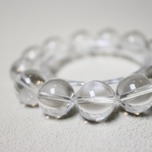 Bán Buôn Giá Pha Lê Thủ Công Mỹ Nghệ Chữa Bệnh Tự Nhiên Đá Thời Trang <span class=keywords><strong>Bangle</strong></span> Đính Cườm Đá Quý Tinh Thể Màu Trắng Vòng Đeo Tay 12Mm Cho Quà Tặng - Product Image 4