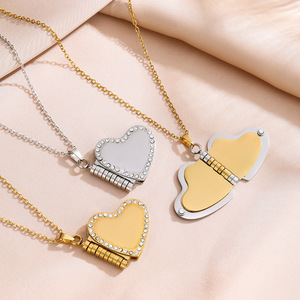 Collier pendentif en forme <span class=keywords><strong>de</strong></span> <span class=keywords><strong>livre</strong></span> ouvrable en acier inoxydable doré <span class=keywords><strong>Dina</strong></span> Trendy, chaîne à maillons, gravable, cadeau romantique DIY, bijoux - Product Image 3