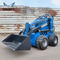 Chargeuse compacte sur roues NIMBUS avec logo personnalisé, attache rapide hydraulique, pour travaux de construction en chantier