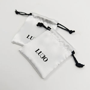 Bolsa de Joyería de Tela de Satén de Seda de Alta Calidad, Marca INFFY, Modelo POUCH01, con Cordón, Logotipo Personalizado, Reciclable, para Extensiones de Cabello - Product Image 6