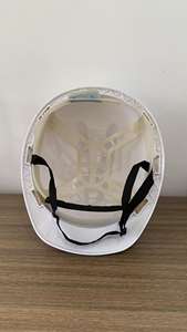 خوذات أمان صناعية رخيصة من البلاستيك PE للبيع بالجملة، قبعات حماية للبناء والعمل - Product Image 2