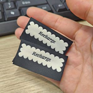 Etiqueta de cuello de nailon de alta densidad blanca para prendas de mujer, etiqueta de seguridad tejida personalizada de alta calidad, ecológica, para el centro, con etiqueta de talla. - Product Image 1