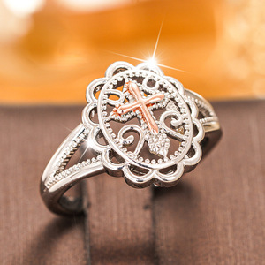 Anello a Forma di Fiore Bicolore Stile Barocco Vintage per Donne - Product Image 1
