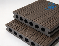 Plancher extérieur en composite bois-plastique co-extrudé WPC 140x23mm, à trous ronds, creux, antidérapant, grain de bois embossé