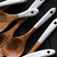 Ensemble d'ustensiles de cuisine en bois de 7 pièces de qualité supérieure, cuillères et spatules en bois massif naturel pour la maison avec des poignées peintes élégantes
