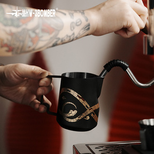 Cafetière italienne professionnelle MHW-3BOMBER, édition limitée Année du Serpent, avec réservoir à lait en métal moderne et motif floral Bomber - Product Image 5