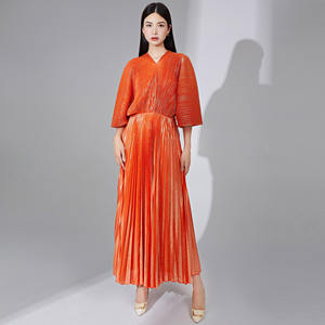 Vestido Maxi Plisado Antiarrugas Ecológico Tejido Miyake, Cuello en V, Elegante, Holgado, Mangas Murciélago, Ropa de Mujer, Otoño, Elástico - Product Image 6