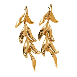 महिलाओं की धातु विलो पत्ती मिश्र धातु बालियां फैशन एंटी एलर्जी सोने की अंगूठी