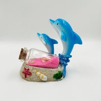 Souvenirs touristiques créatifs Bouteilles à la dérive Statuette de dauphin Logos personnalisés Sculptures de dauphins en résine artisanale