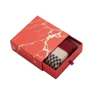 Biểu Tượng Tùy Chỉnh Lớp Phủ UV Dập Nổi Cứng Nhắc Hộp Các Tông Hình Chữ Nhật Hộp Quà Tặng Có Nắp Đậy Sang Trọng Khăn Choàng Gói Cho Chiếc Khăn Vật Liệu Tái Chế - Product Image 5