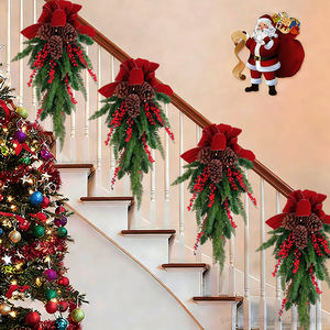 Guirnalda Navideña Artificial Personalizada en Forma de Lágrima con Lazo, Bayas Rojas y Piñas para Decoración de Puerta Principal, Pared y Ventana - Product Image 3