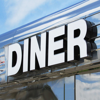 Letreros Luminosos LED para Exteriores Personalizados Kelly Sign, Letreros LED 3D para Restaurantes, Letreros Luminosos para Fachadas de Tiendas