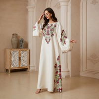 Robe Kaftan élégante en polyester brodé pour femmes, Maxi Jalabiya à manches longues, franges dorées, style Abaya pour les fêtes marocaines