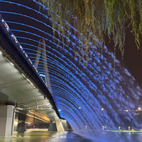 Fontaine à cascade LED en acier inoxydable personnalisée, programmable, numérique, pour une utilisation en extérieur dans les jardins, les piscines, les parcs