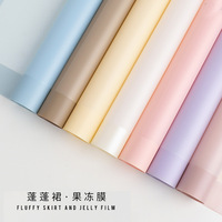 Papier d'emballage direct d'usine pour fleurs pouf effet plissé gelée film mat imperméable fleur papier d'emballage floral matériaux