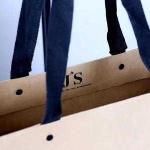 Braune Geschenktüten aus Kraftpapier mit individuellem Druck mit Griffen einkaufstasche aus Papierkraftpapier mit Ihrem eigenen Logo