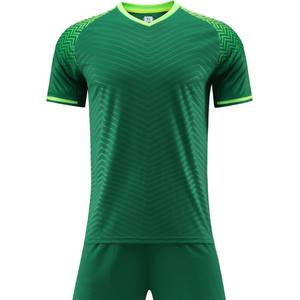 Camiseta de fútbol sublimada personalizada, nueva, de bajo precio, de secado rápido y transpirable, conjunto deportivo para hombre - Product Image 1