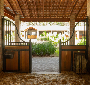 Kunden spezifische vorgefertigte Pferdes tall front mit Bambus brettern Pulver beschichteter Stahlrahmen Horse Box Swing Gate - Product Image 3