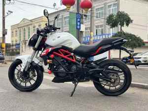 Motocyclette à essence <span class=keywords><strong>Qianjiang</strong></span> Benali Huang 300 avec une capacité de 300 cm³. Moto sportive d'occasion. - Product Image 5