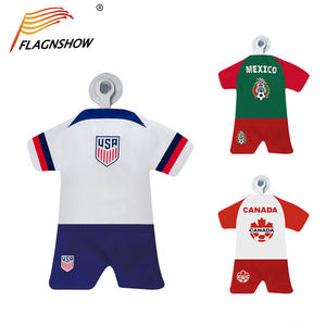 Vente en gros mondiale de porte-clés pendentifs uniformes de football minimalistes faits main sur mesure à motif géométrique, mini-articles de football pour le sport - Product Image 1