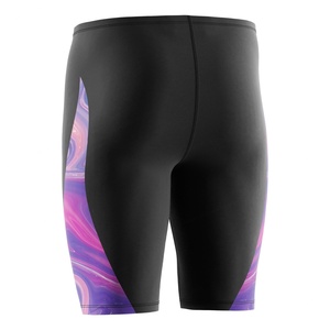 ชุดว่ายน้ำผู้ชายที่แข็งแรงทนทาน ผลิตจากผ้ากันคลอรีน พร้อมดีไซน์ตามหลักสรีรศาสตร์เพื่อการต้านทานแรงต้านน้ำที่ดีขึ้น - Product Image 2