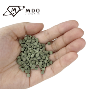 Material de Pulido Triangular Abrasivo de 450g/bolsa para Eliminar Óxido de Metal, Desbarbar, Biselado y Pulido de Joyería - Product Image 5