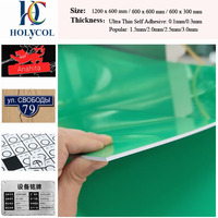 Plaque en plastique ABS double couleur, 2 couches, gravure CNC, plaques acryliques bicolores pour enseignes publicitaires et badges