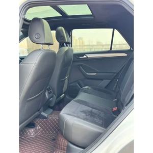 Venta Especial: Auto Usado <span class=keywords><strong>2022</strong></span>, <span class=keywords><strong>T</strong></span>-<span class=keywords><strong>Roc</strong></span> Turbo Gasolina, SUV 5 Puertas, 5 Asientos, Volante a la Izquierda, Techo Panorámico, Interior en Cuero Oscuro - Product Image 5