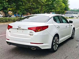Kia K5 2.0L 6AT berline d'occasion 2012 – Voiture coréenne élégante de taille moyenne, berline d'occasion abordable pour l'exportation - Product Image 4