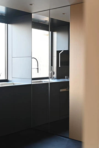 Cuisine moderne de style personnalisé avec îlot minimaliste intégré en bois de luxe pour cuisines contemporaines - Product Image 5