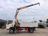 Camion benne HOWO 2026 neuf, équipé d'une grue à flèche pliante 3 segments de 4T