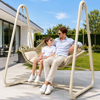 Fauteuil suspendu et hamac d'extérieur moderne en fer et plastique - Design écologique pour jardin et terrasse