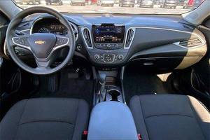รถยนต์มือสอง Chevrolet Malibu 4 ประตู รุ่น FWD ACC สีดำ หนังแท้ ราคาส่งสุดคุ้ม พวงมาลัยซ้าย มีจำหน่ายแล้ว - Product Image 3