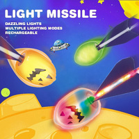 Sifflet lumineux LED en forme de missile, ballon de football en mousse qui brille dans le noir, jouet d'extérieur pour lancer à longue distance, cadeau pour enfants