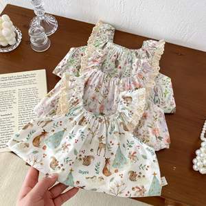 Tutina Estiva per Neonata di Alta Qualità, Stile Retrò con Fiori e Bretelle, Vendita Online - Product Image 2