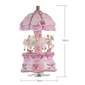 Carrusel Giratorio de Lujo con 3 Caballos, Carrusel Musical con Mecanismo de Cuerda, con Luces LED de Colores Cambiantes y Melodía - Product Image 3