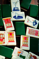 Set Mahjong Amerika Terinspirasi NYC, Ubin Mahjong Putih Krem dengan Seni Empire State & Jembatan Brooklyn
